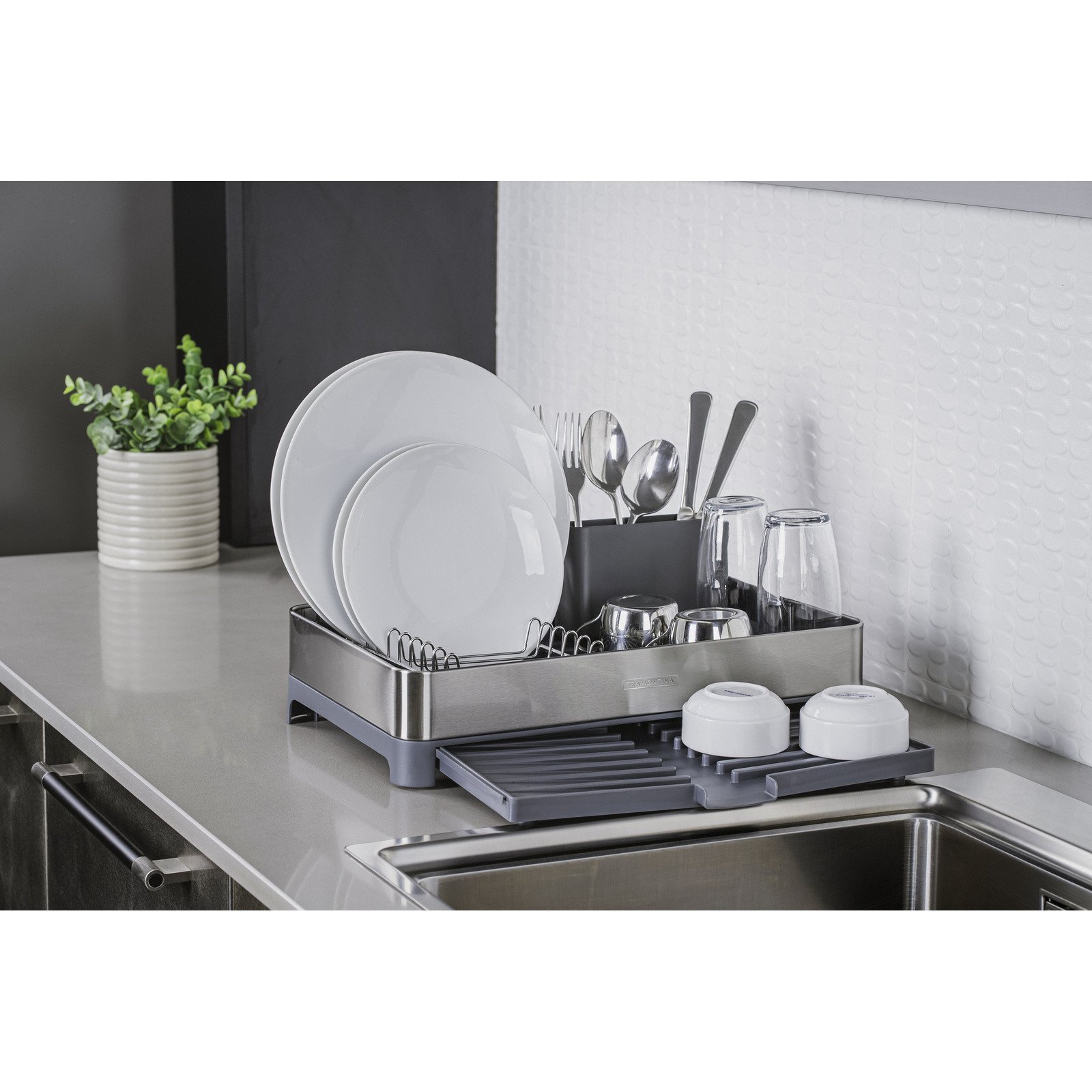 Essential Modern<br/> 